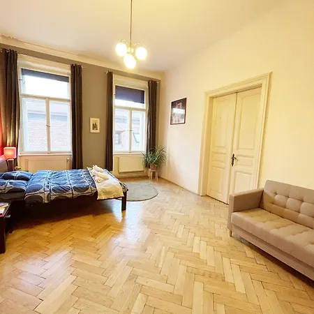 2bdr In Center Apartment Prag