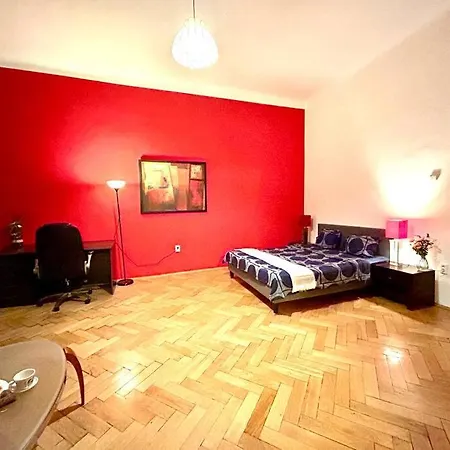 Appartement 2bdr In Center