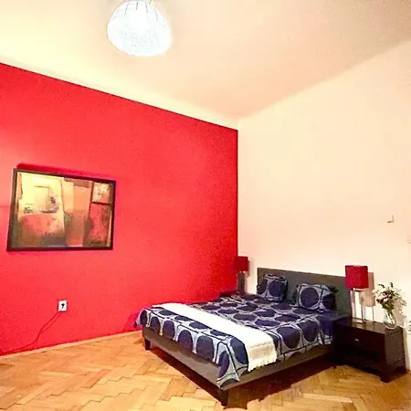 2bdr In Center